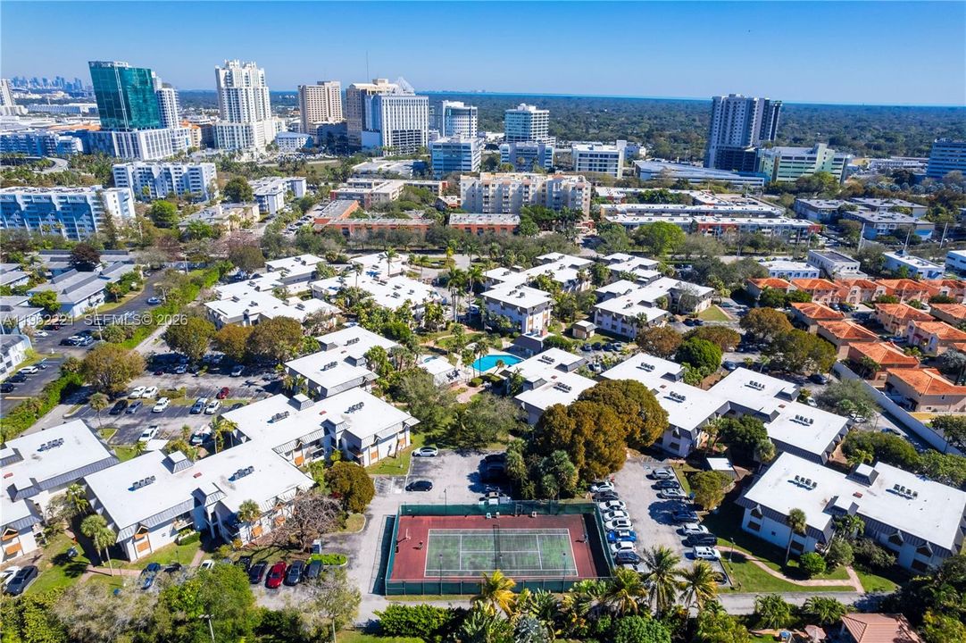 For Sale: $245,000 (1 beds, 1 baths, 875 Square Feet)