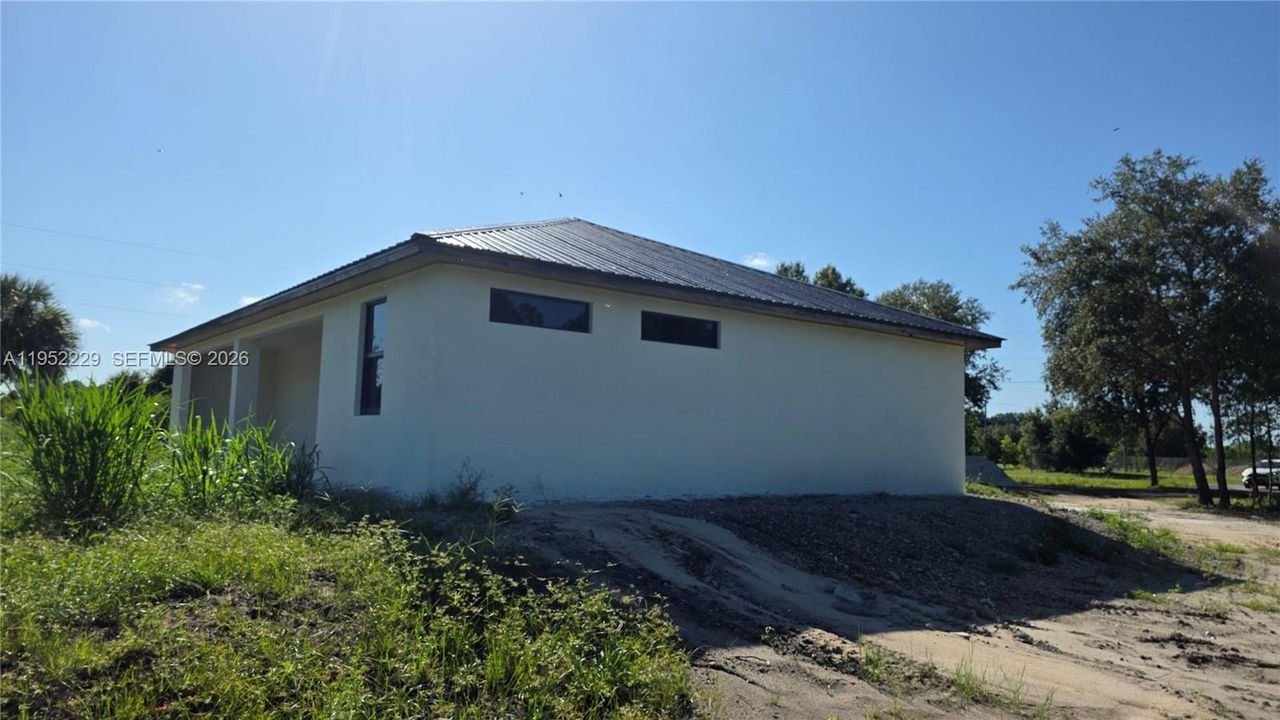 Recently Sold: $413,000 (3 beds, 2 baths, 1526 Square Feet)