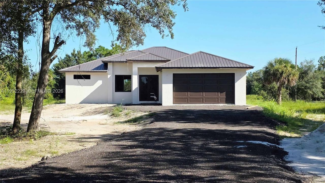 Recently Sold: $413,000 (3 beds, 2 baths, 1526 Square Feet)