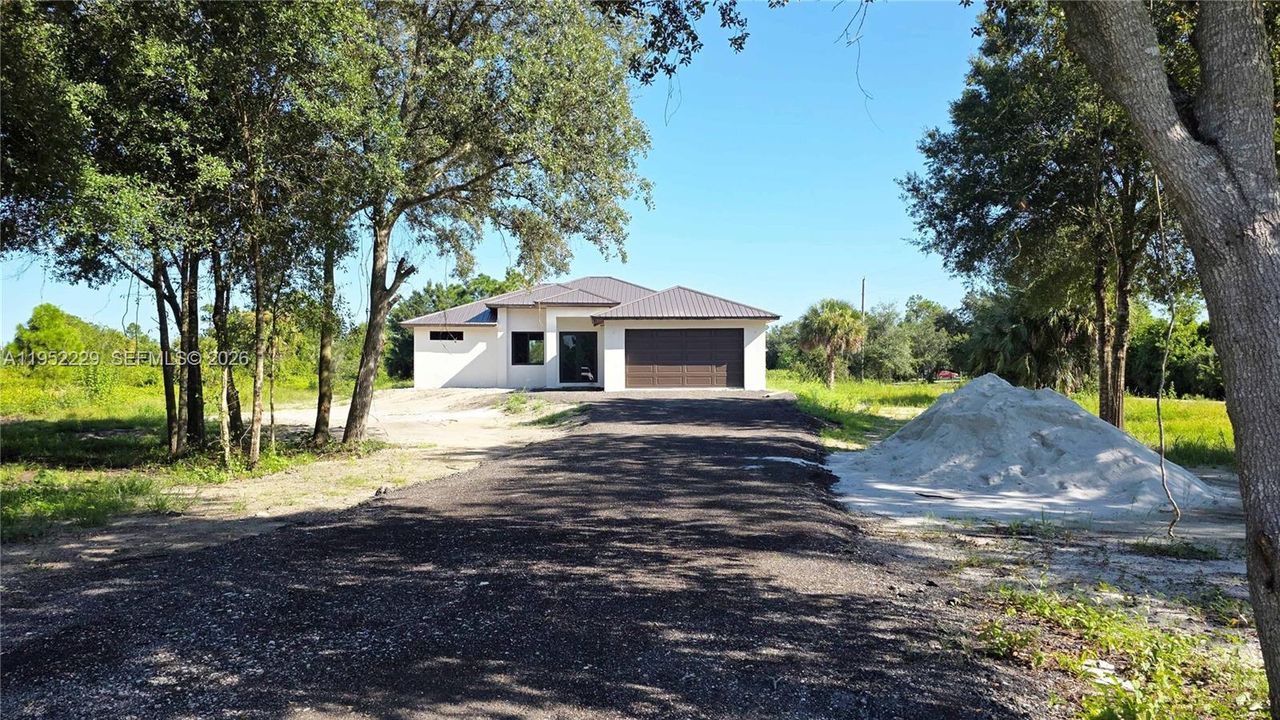 Recently Sold: $413,000 (3 beds, 2 baths, 1526 Square Feet)
