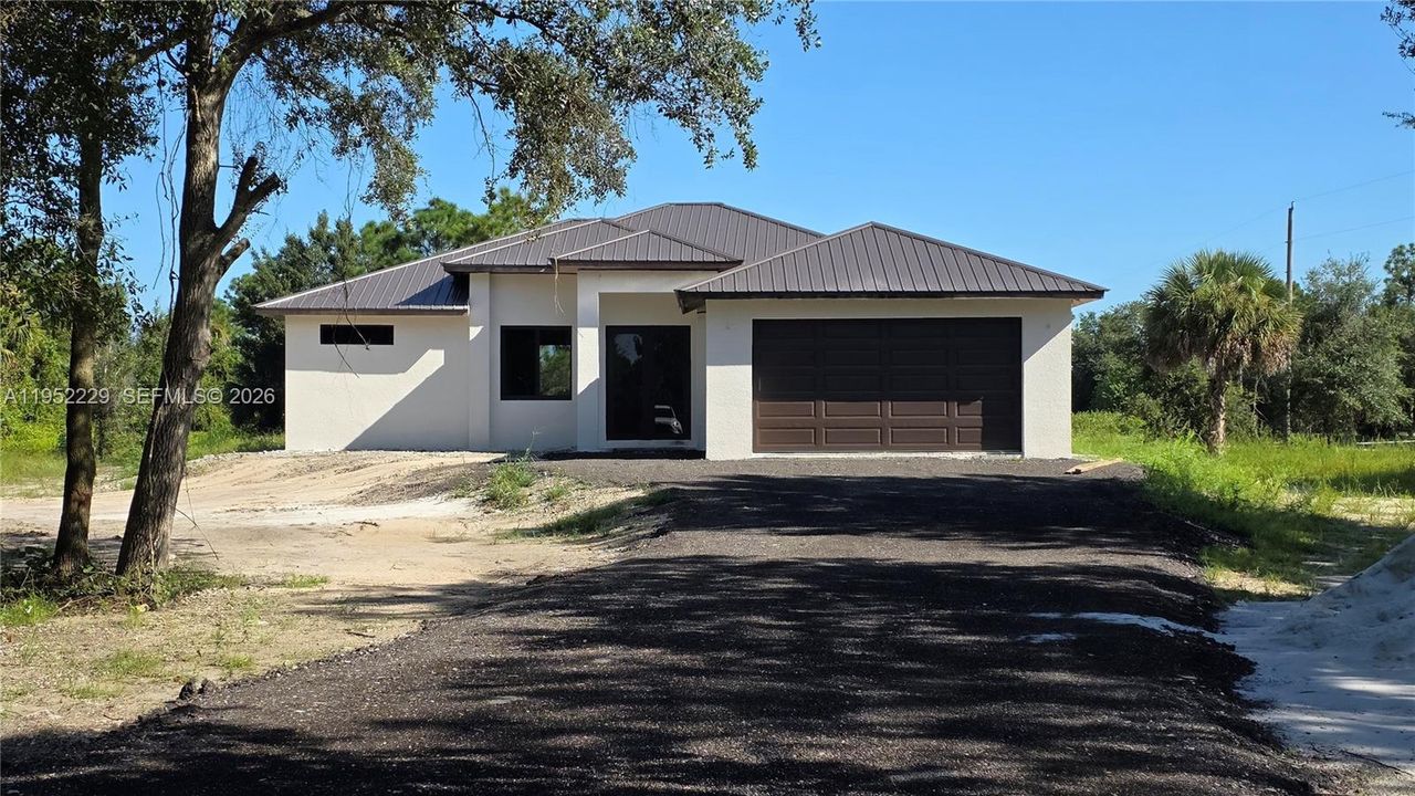 Recently Sold: $413,000 (3 beds, 2 baths, 1526 Square Feet)