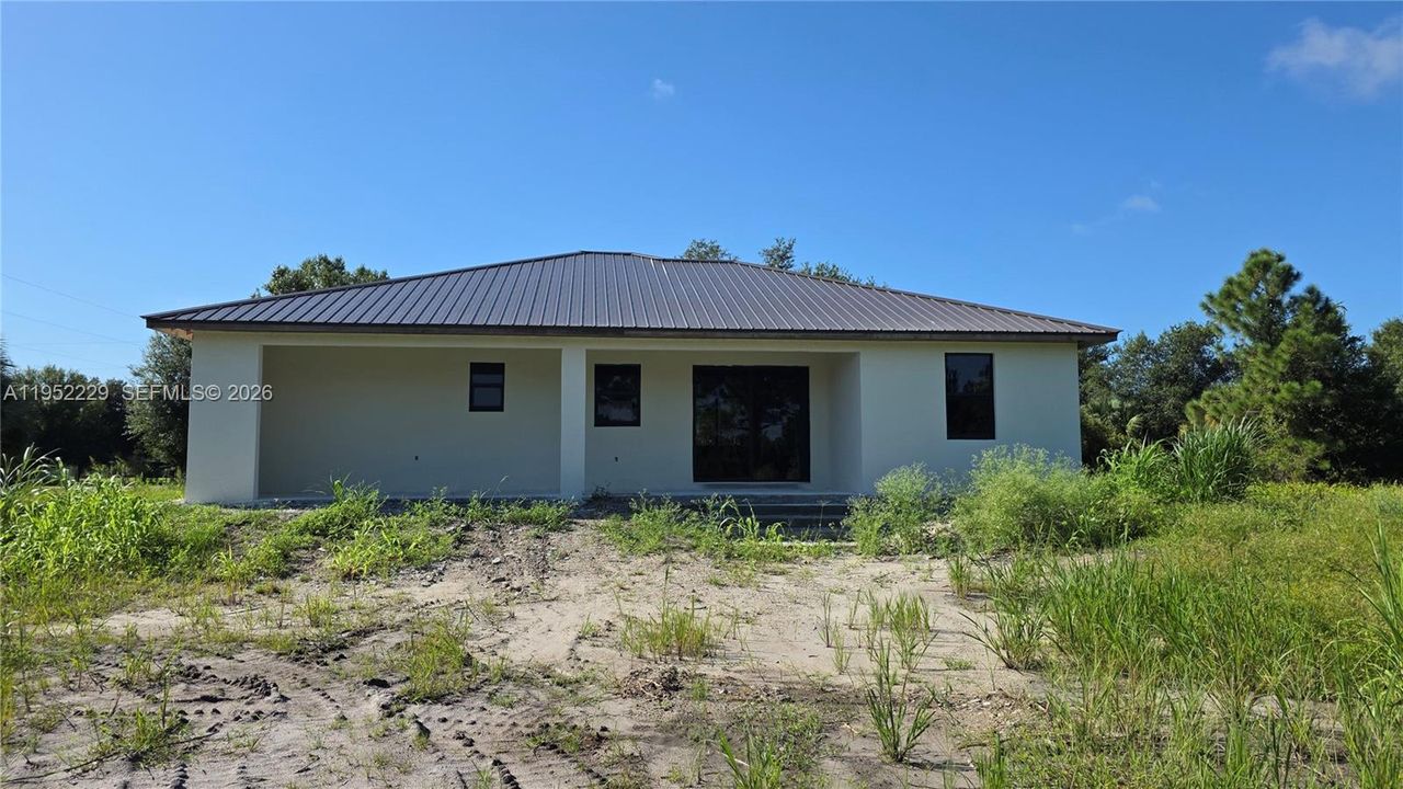 Recently Sold: $413,000 (3 beds, 2 baths, 1526 Square Feet)