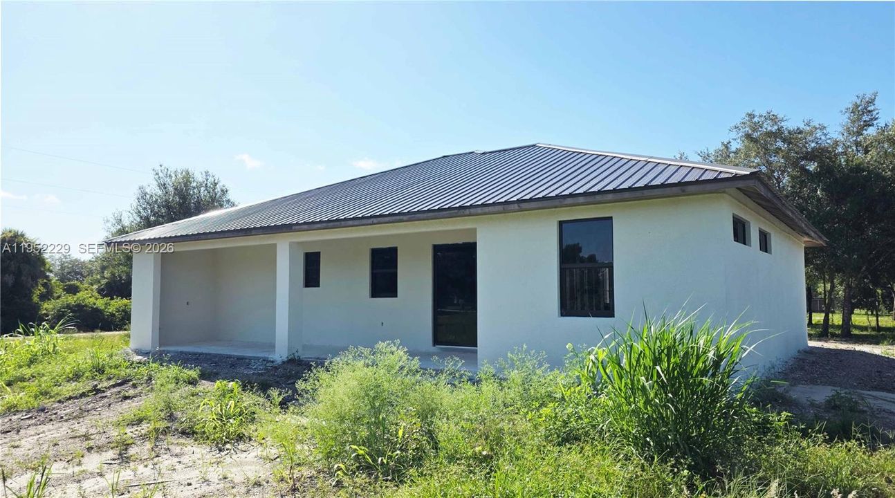 Recently Sold: $413,000 (3 beds, 2 baths, 1526 Square Feet)