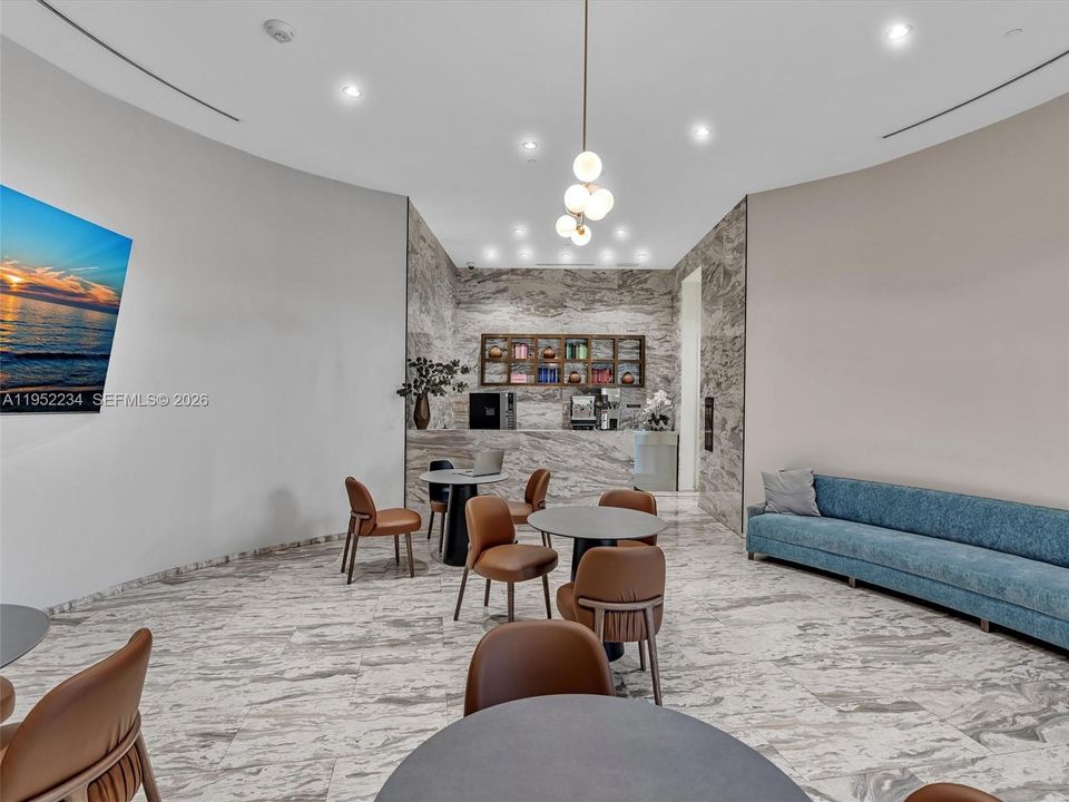Activo con contrato: $3,200,000 (4 camas, 6 baños, 3801 Pies cuadrados)