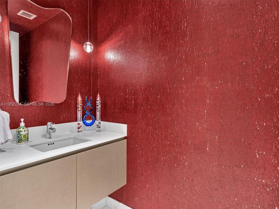 Activo con contrato: $3,200,000 (4 camas, 6 baños, 3801 Pies cuadrados)