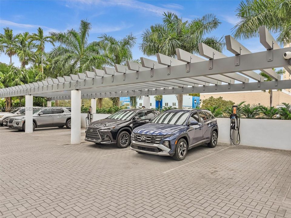 Activo con contrato: $3,200,000 (4 camas, 6 baños, 3801 Pies cuadrados)