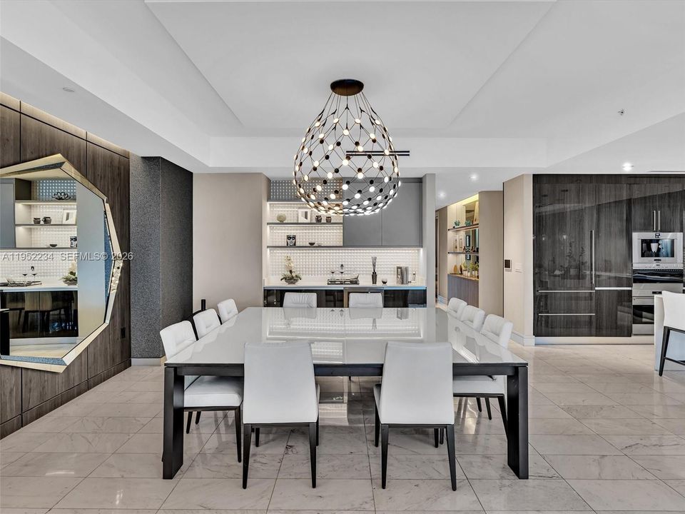 Activo con contrato: $3,200,000 (4 camas, 6 baños, 3801 Pies cuadrados)