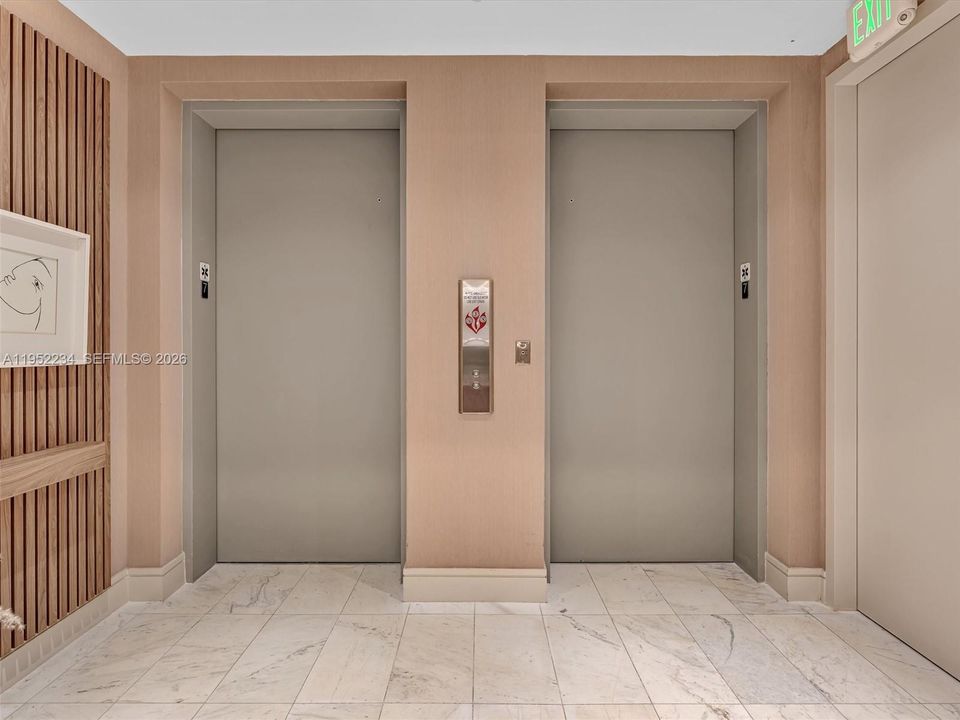 Activo con contrato: $3,200,000 (4 camas, 6 baños, 3801 Pies cuadrados)