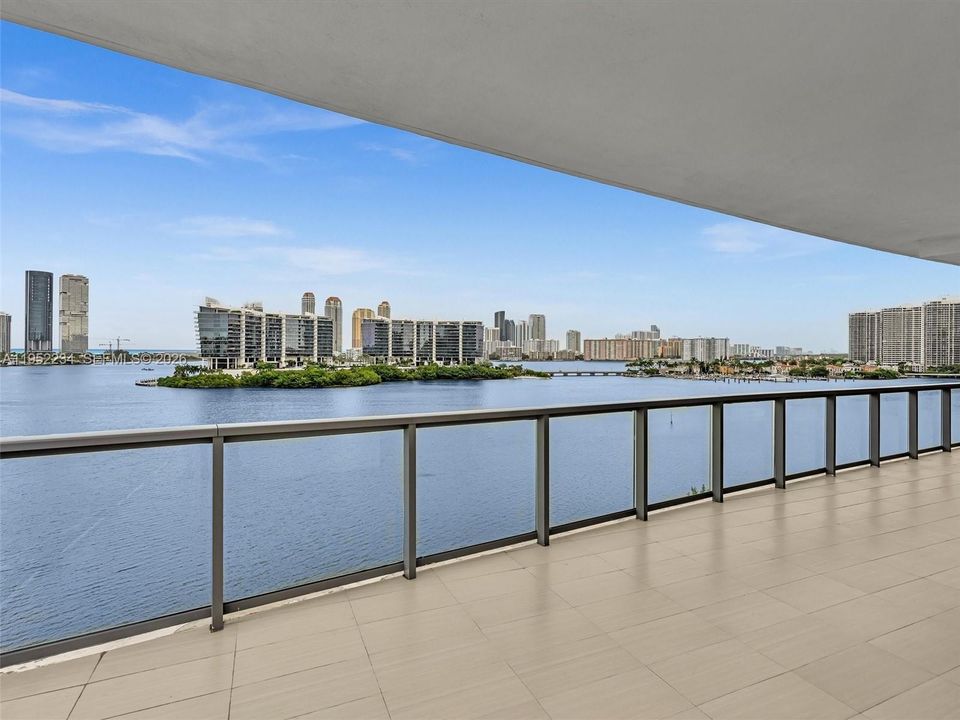 Activo con contrato: $3,200,000 (4 camas, 6 baños, 3801 Pies cuadrados)