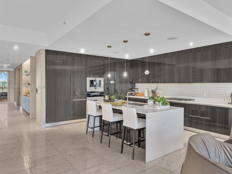 Activo con contrato: $3,200,000 (4 camas, 6 baños, 3801 Pies cuadrados)