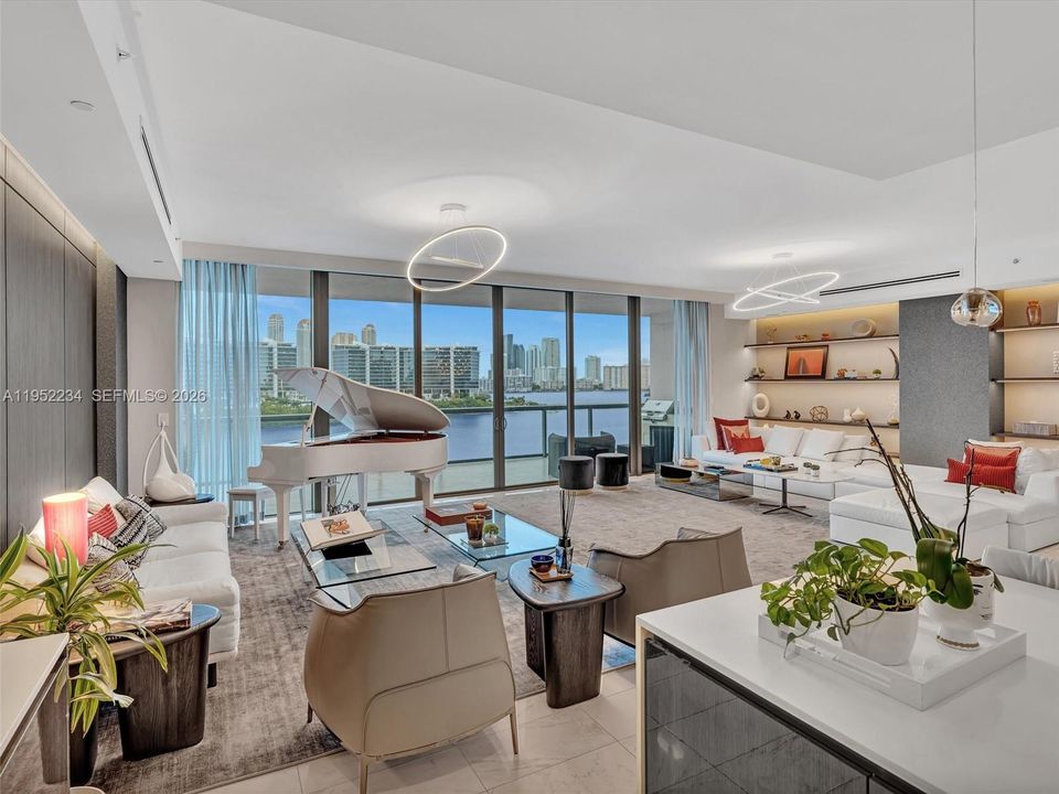 Activo con contrato: $3,200,000 (4 camas, 6 baños, 3801 Pies cuadrados)