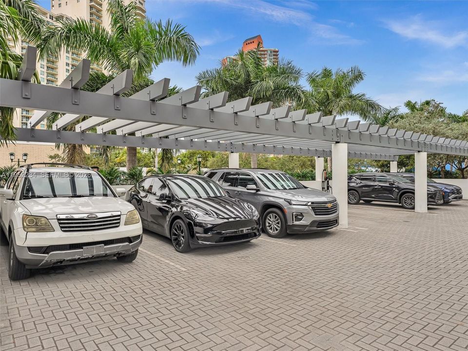 Activo con contrato: $3,200,000 (4 camas, 6 baños, 3801 Pies cuadrados)