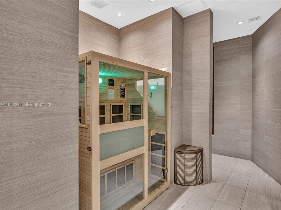 Activo con contrato: $3,200,000 (4 camas, 6 baños, 3801 Pies cuadrados)