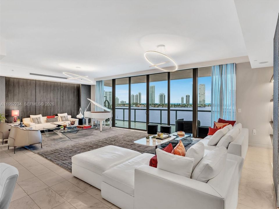 Activo con contrato: $3,200,000 (4 camas, 6 baños, 3801 Pies cuadrados)