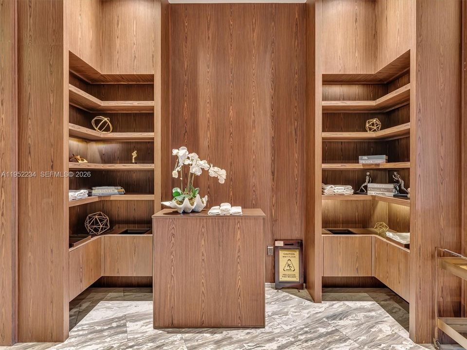 Activo con contrato: $3,200,000 (4 camas, 6 baños, 3801 Pies cuadrados)