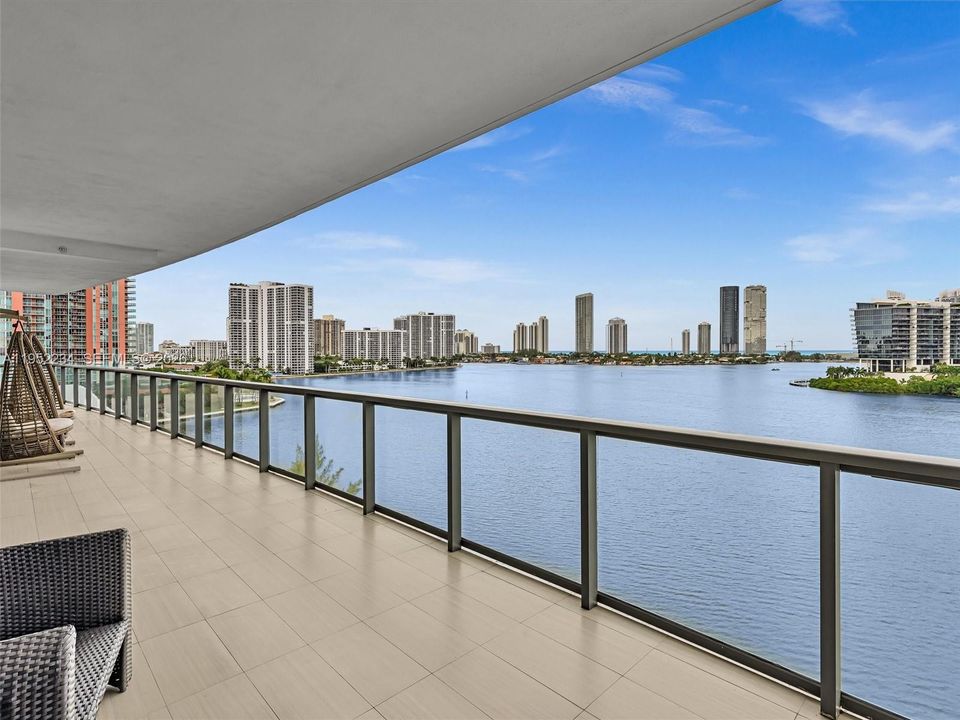 Activo con contrato: $3,200,000 (4 camas, 6 baños, 3801 Pies cuadrados)