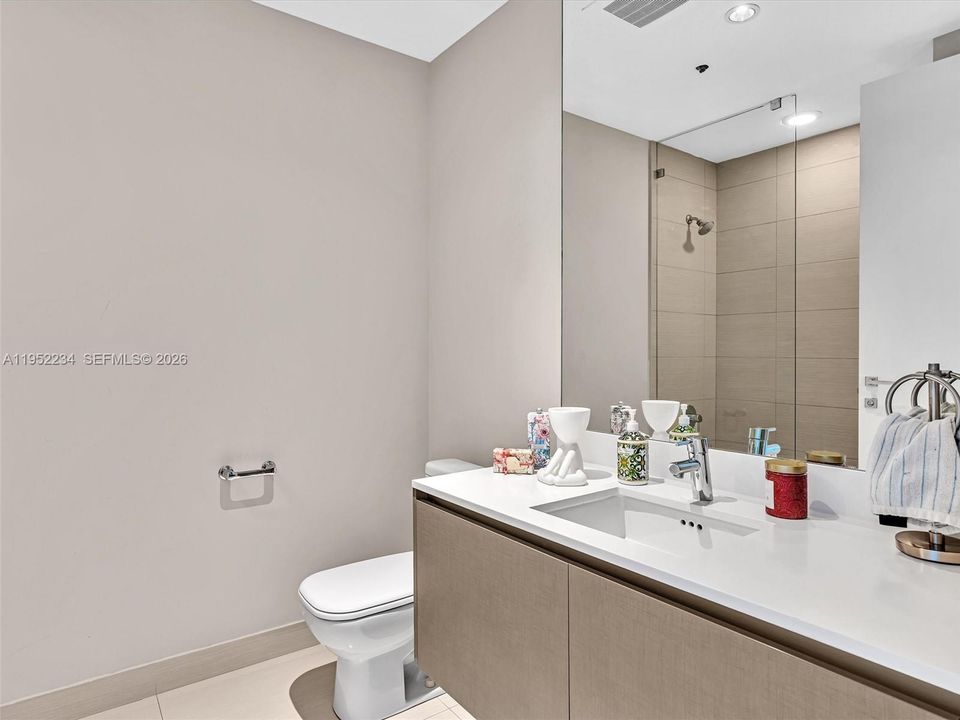 Activo con contrato: $3,200,000 (4 camas, 6 baños, 3801 Pies cuadrados)