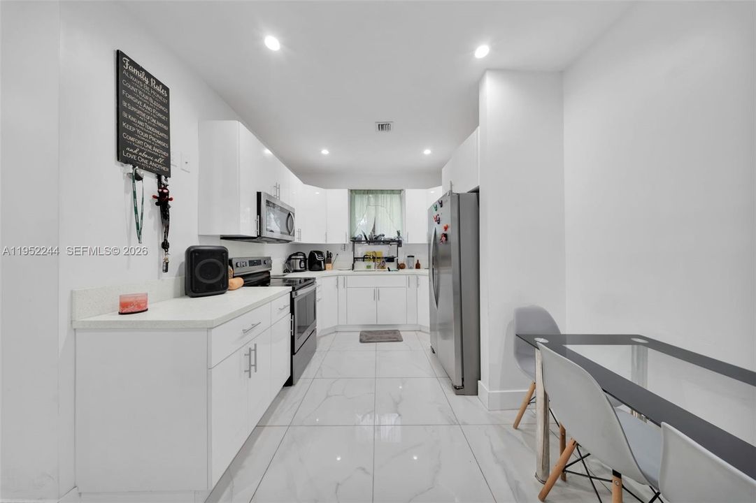 For Sale: $519,000 (3 beds, 2 baths, 1240 Square Feet)