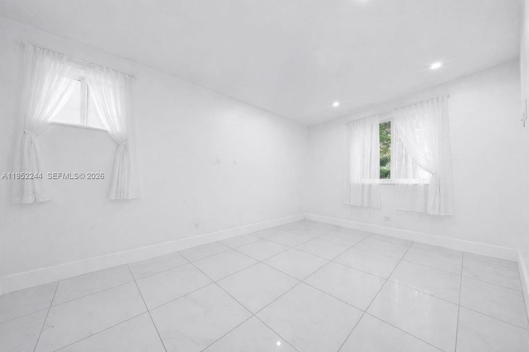For Sale: $519,000 (3 beds, 2 baths, 1240 Square Feet)