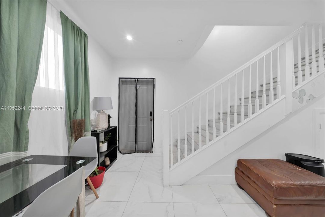 For Sale: $519,000 (3 beds, 2 baths, 1240 Square Feet)