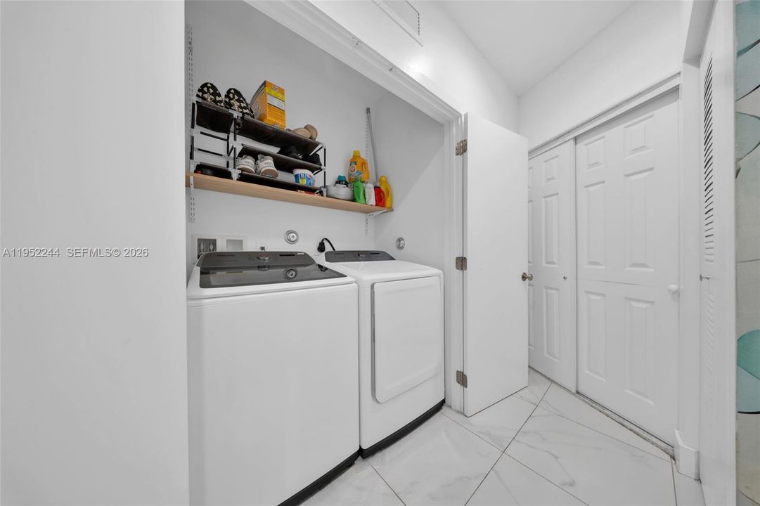For Sale: $519,000 (3 beds, 2 baths, 1240 Square Feet)