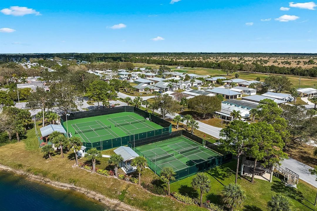 Spanish Lakes Pool Pickleball and tennis