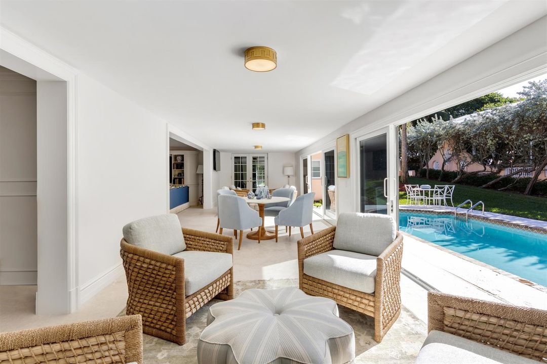 SUNROOM_STRAIGHT_2_EB