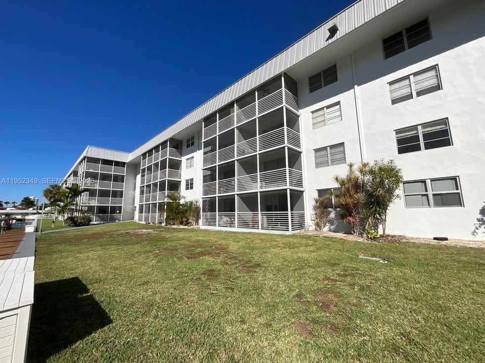 En Venta: $160,000 (2 camas, 2 baños, 1085 Pies cuadrados)