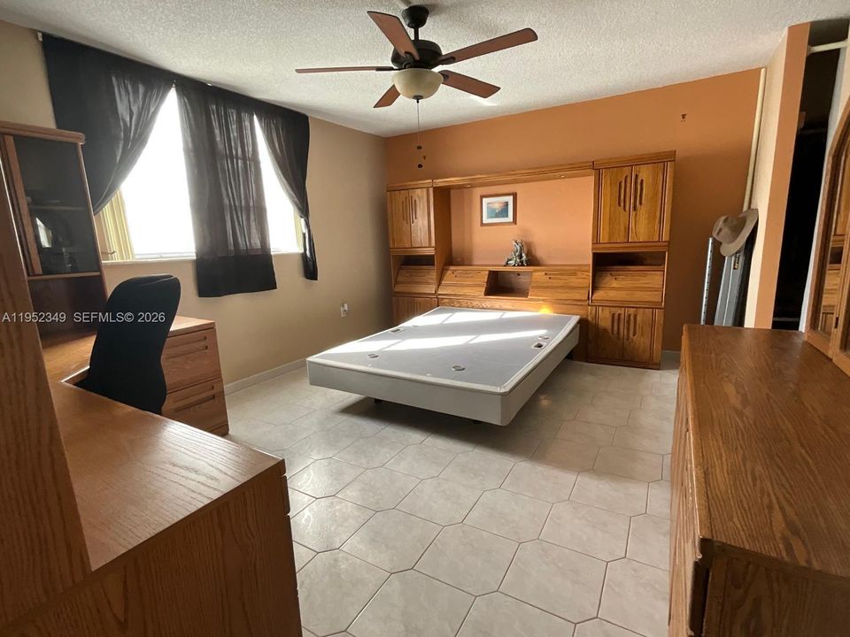 En Venta: $160,000 (2 camas, 2 baños, 1085 Pies cuadrados)