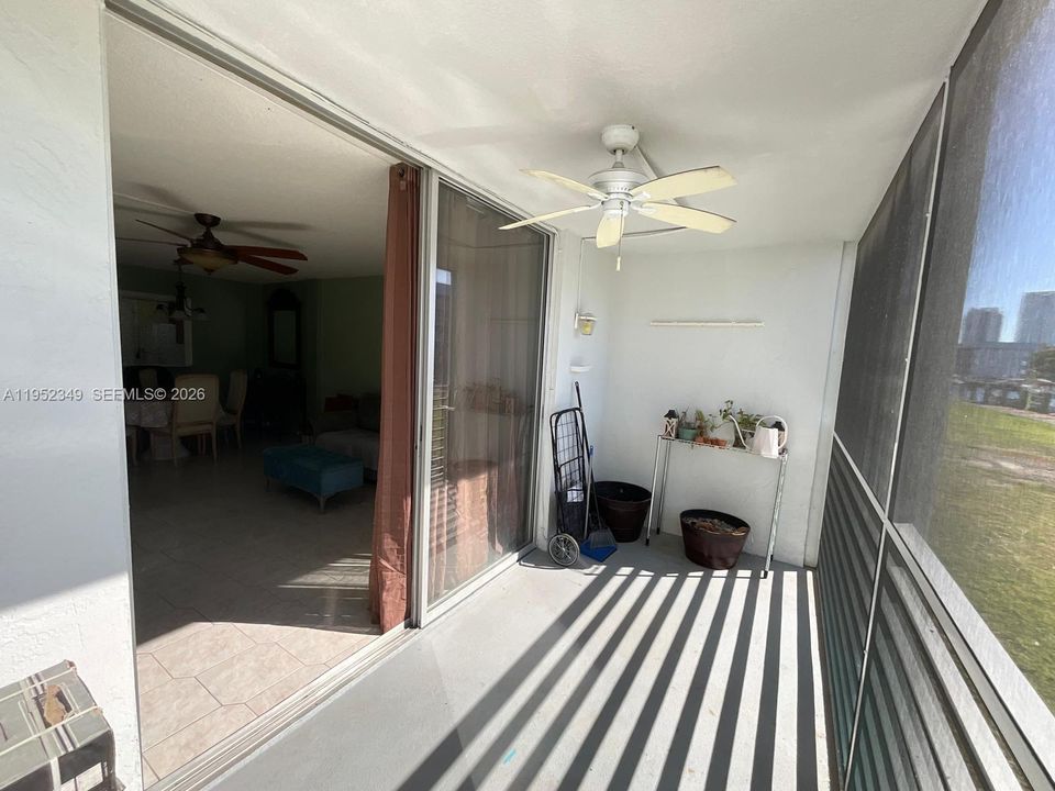 En Venta: $160,000 (2 camas, 2 baños, 1085 Pies cuadrados)