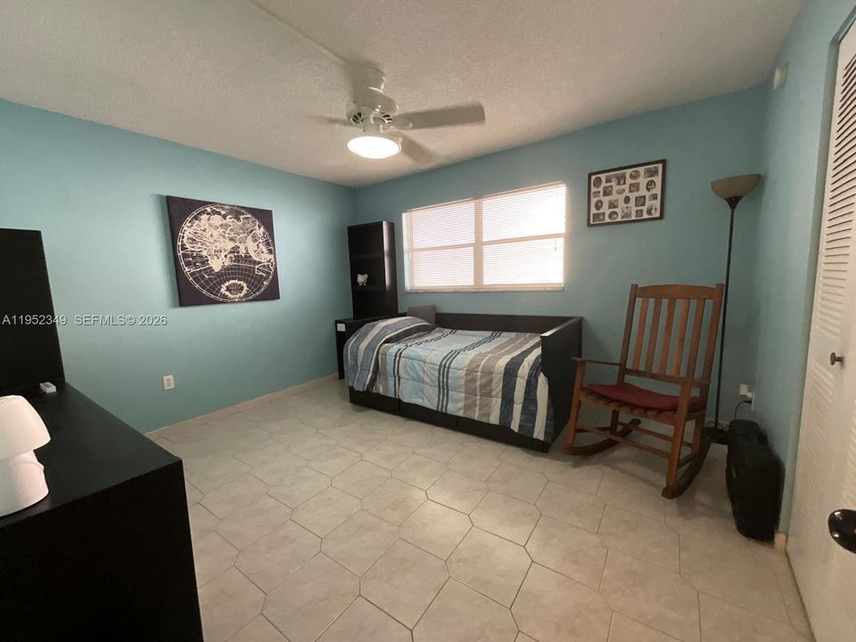 En Venta: $160,000 (2 camas, 2 baños, 1085 Pies cuadrados)