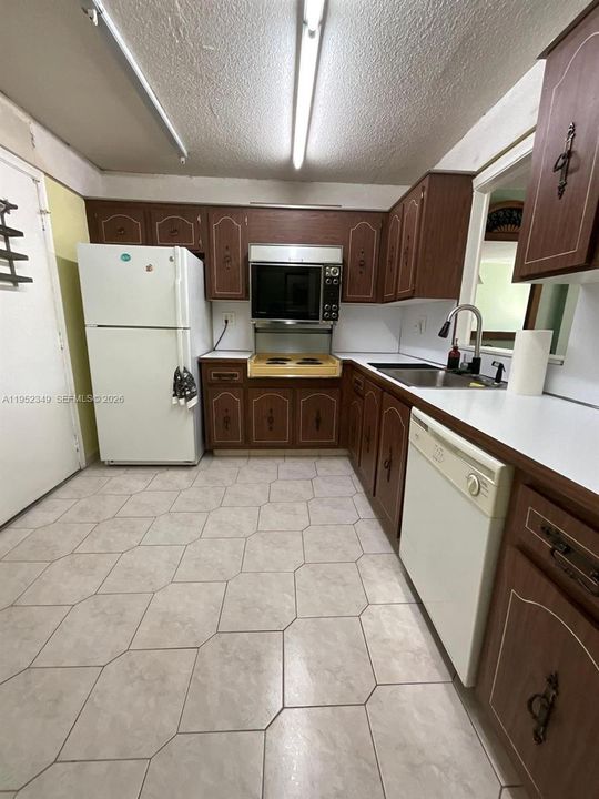En Venta: $160,000 (2 camas, 2 baños, 1085 Pies cuadrados)