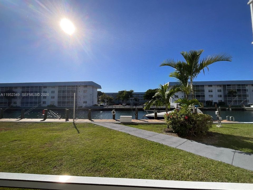 En Venta: $160,000 (2 camas, 2 baños, 1085 Pies cuadrados)