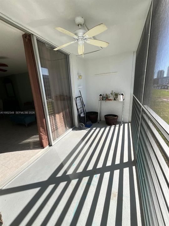 En Venta: $160,000 (2 camas, 2 baños, 1085 Pies cuadrados)