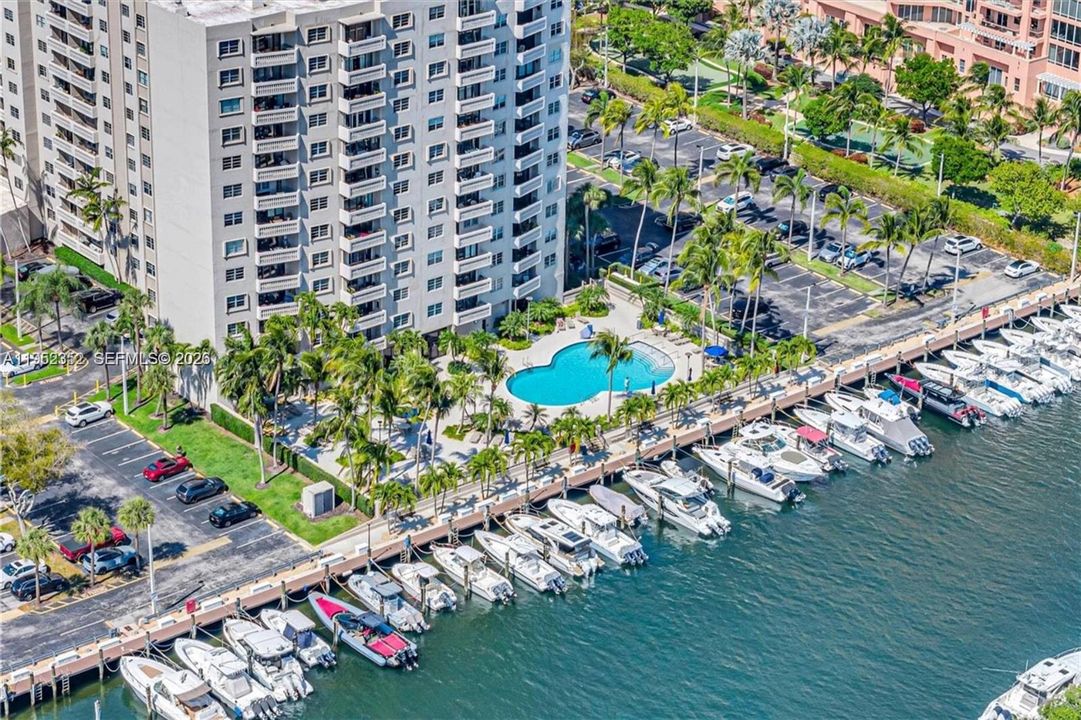 En Venta: $405,000 (1 camas, 1 baños, 910 Pies cuadrados)