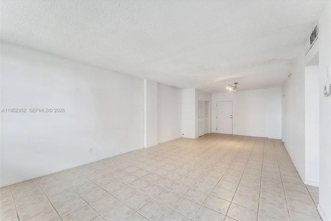 En Venta: $405,000 (1 camas, 1 baños, 910 Pies cuadrados)