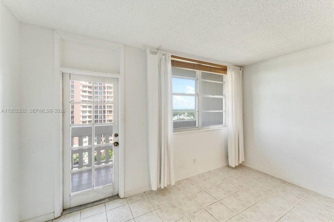 En Venta: $405,000 (1 camas, 1 baños, 910 Pies cuadrados)