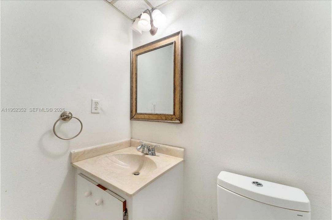 En Venta: $405,000 (1 camas, 1 baños, 910 Pies cuadrados)