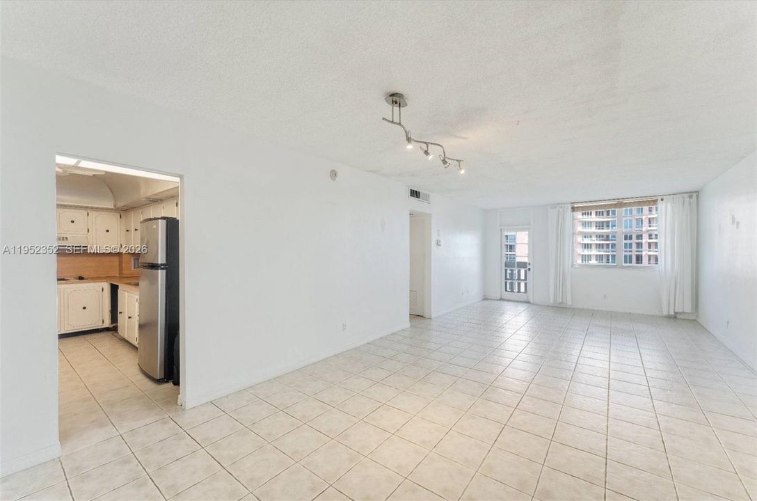 En Venta: $405,000 (1 camas, 1 baños, 910 Pies cuadrados)