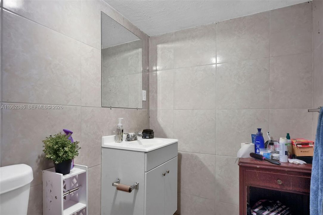 For Sale: $473,000 (3 beds, 3 baths, 2220 Square Feet)
