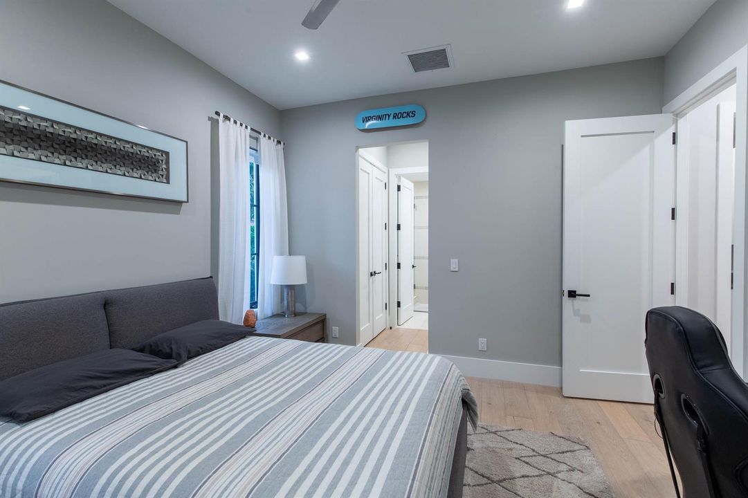 Guest Room 2