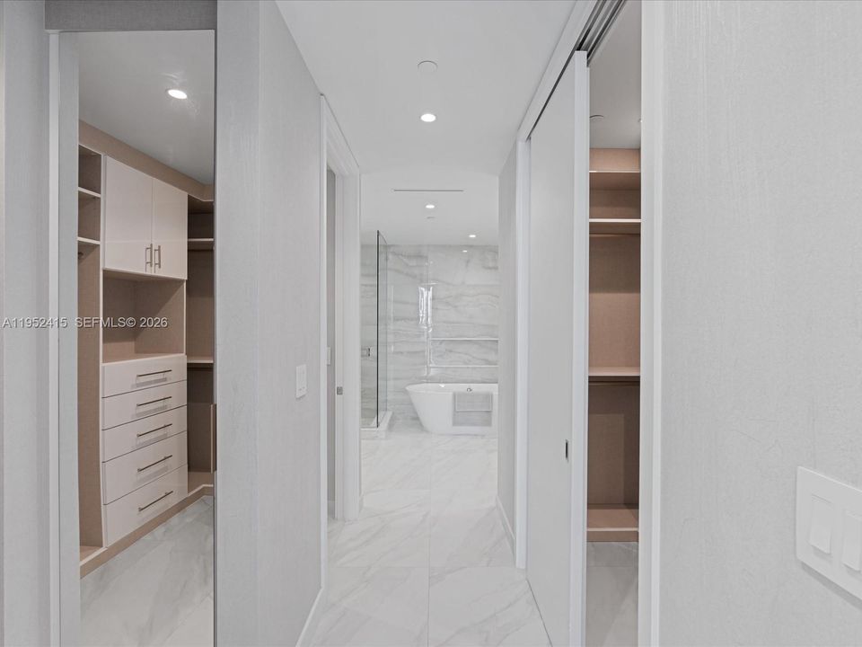 Recientemente alquilado: $16,500 (2 camas, 2 baños, 2155 Pies cuadrados)