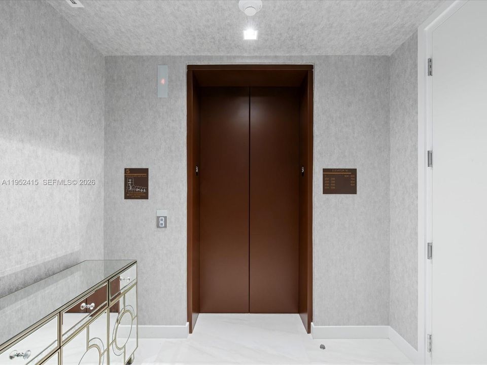 Recientemente alquilado: $16,500 (2 camas, 2 baños, 2155 Pies cuadrados)