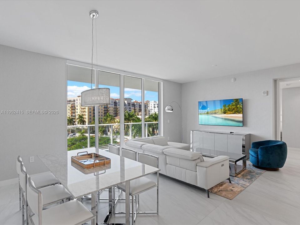 Recientemente alquilado: $16,500 (2 camas, 2 baños, 2155 Pies cuadrados)