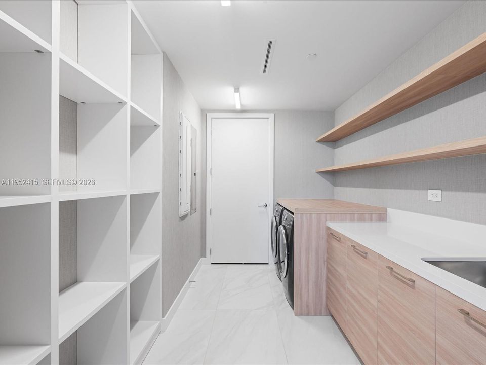 Recientemente alquilado: $16,500 (2 camas, 2 baños, 2155 Pies cuadrados)