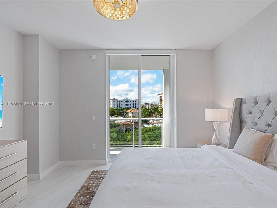 Recientemente alquilado: $16,500 (2 camas, 2 baños, 2155 Pies cuadrados)