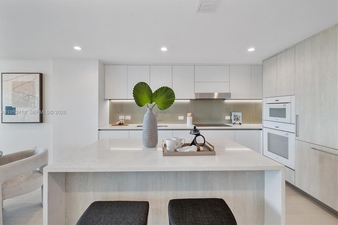 Active With Contract: $2,475,000 (3 beds, 3 baths, 1830 Square Feet)