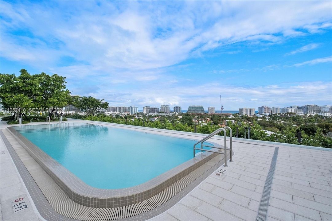 Active With Contract: $2,475,000 (3 beds, 3 baths, 1830 Square Feet)