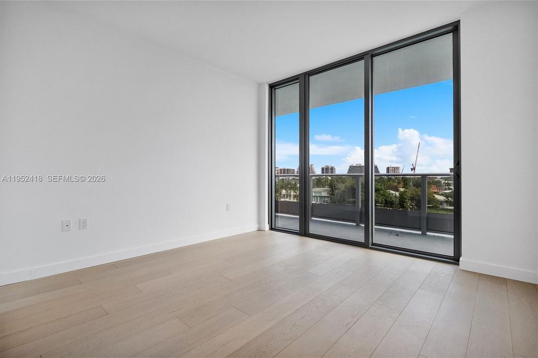 Active With Contract: $2,475,000 (3 beds, 3 baths, 1830 Square Feet)