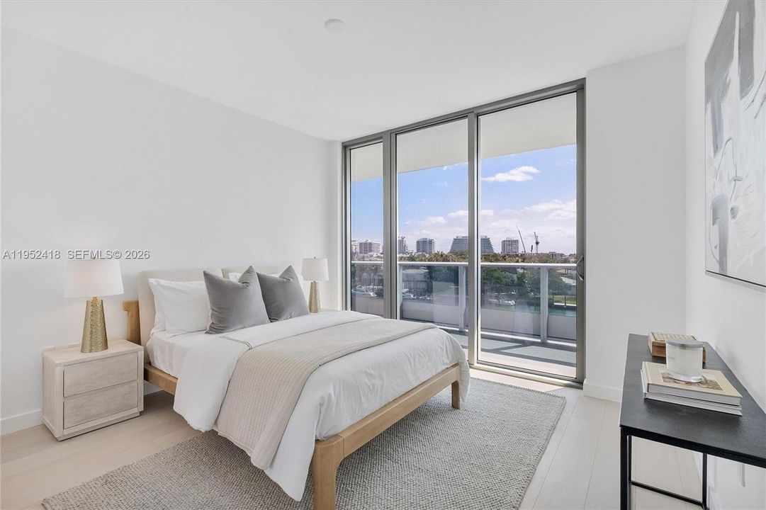 Active With Contract: $2,475,000 (3 beds, 3 baths, 1830 Square Feet)